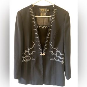 TIFFANY COLLECTION - vintage blazer with beading and embroidery clasp enclosure
